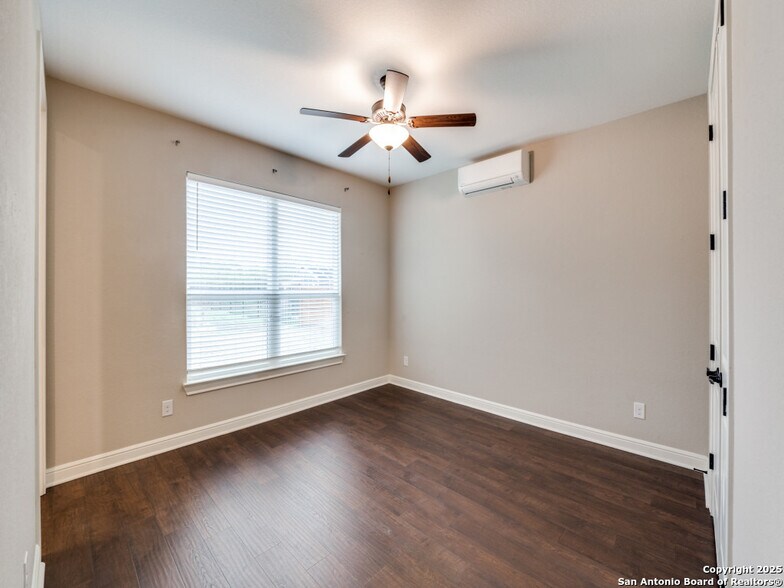 Building Photo - 229 Big Bend Path