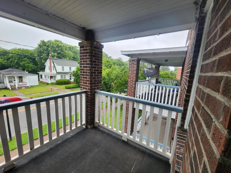 Building Photo - 1143 Chesapeake Ave