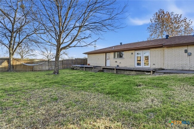 Building Photo - 610 Creek St