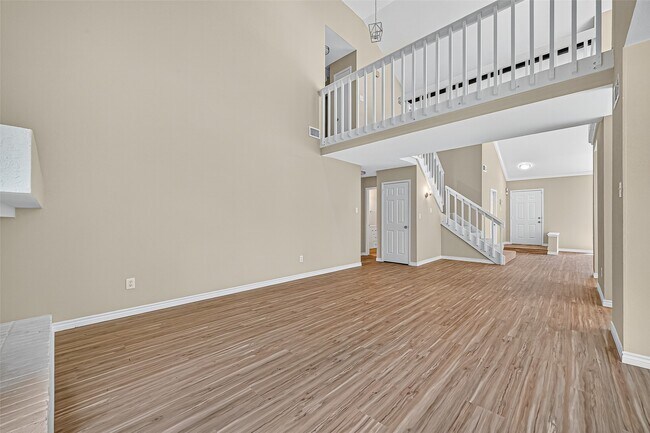 Primary Photo - 1811 Foxlake Dr