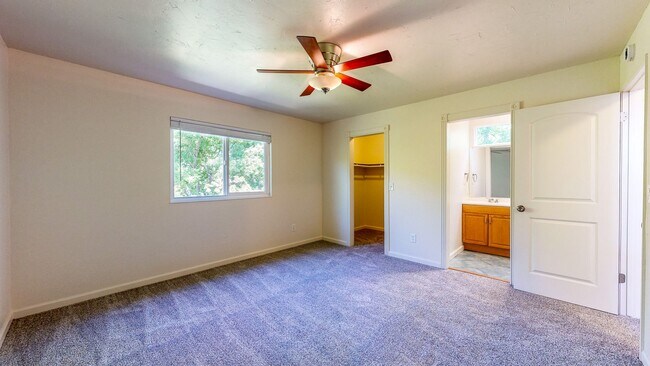 Building Photo - 360 Manka Cir