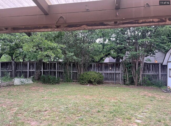 Building Photo - 6003 Brentcove Dr