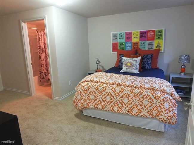 Building Photo - 3932 Cloverlane Dr