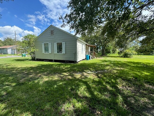 Building Photo - 1210 Live Oak Ave