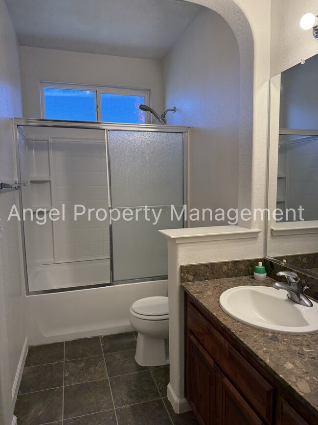 Building Photo - 3055 Brunnet Ln