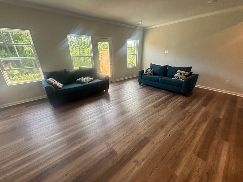 Building Photo - Room in Townhome on Poe Farm Ave