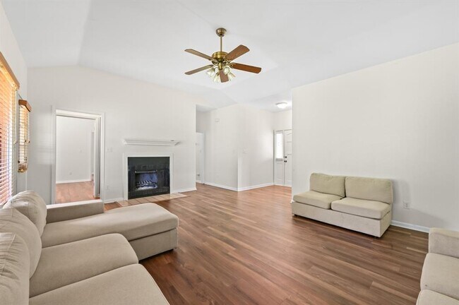 Building Photo - 12753 Burson Dr