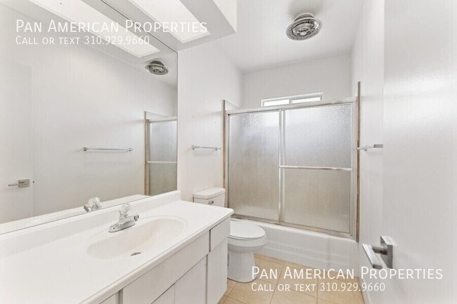 Building Photo - 817 Riverside Pl