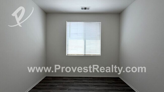 Building Photo - 12383 Luna Rd