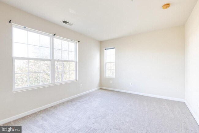 Building Photo - 23216 Observation Dr