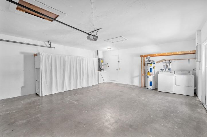 Building Photo - 10985 Christopher Ave