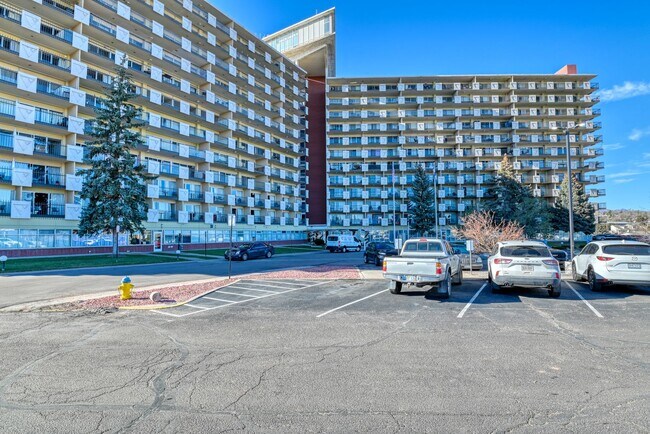 Building Photo - 2 Bed 2 Bath Condo in Historic Satellite Hotel