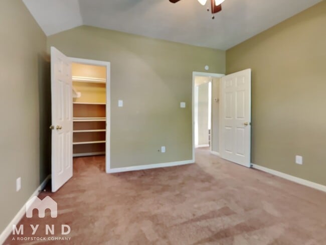 Building Photo - 2219 Garden Terrace Dr