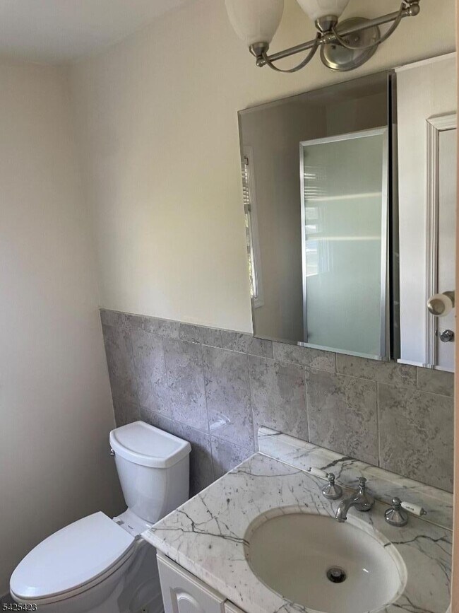 Building Photo - 107 Madison Ave