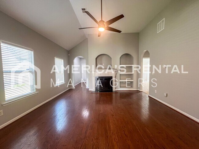 Building Photo - Beautifully Renovated Ranch-Style Home for Rent!!! View with 48 Hours Notice!