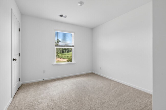 Building Photo - 5044 Highwood Dr