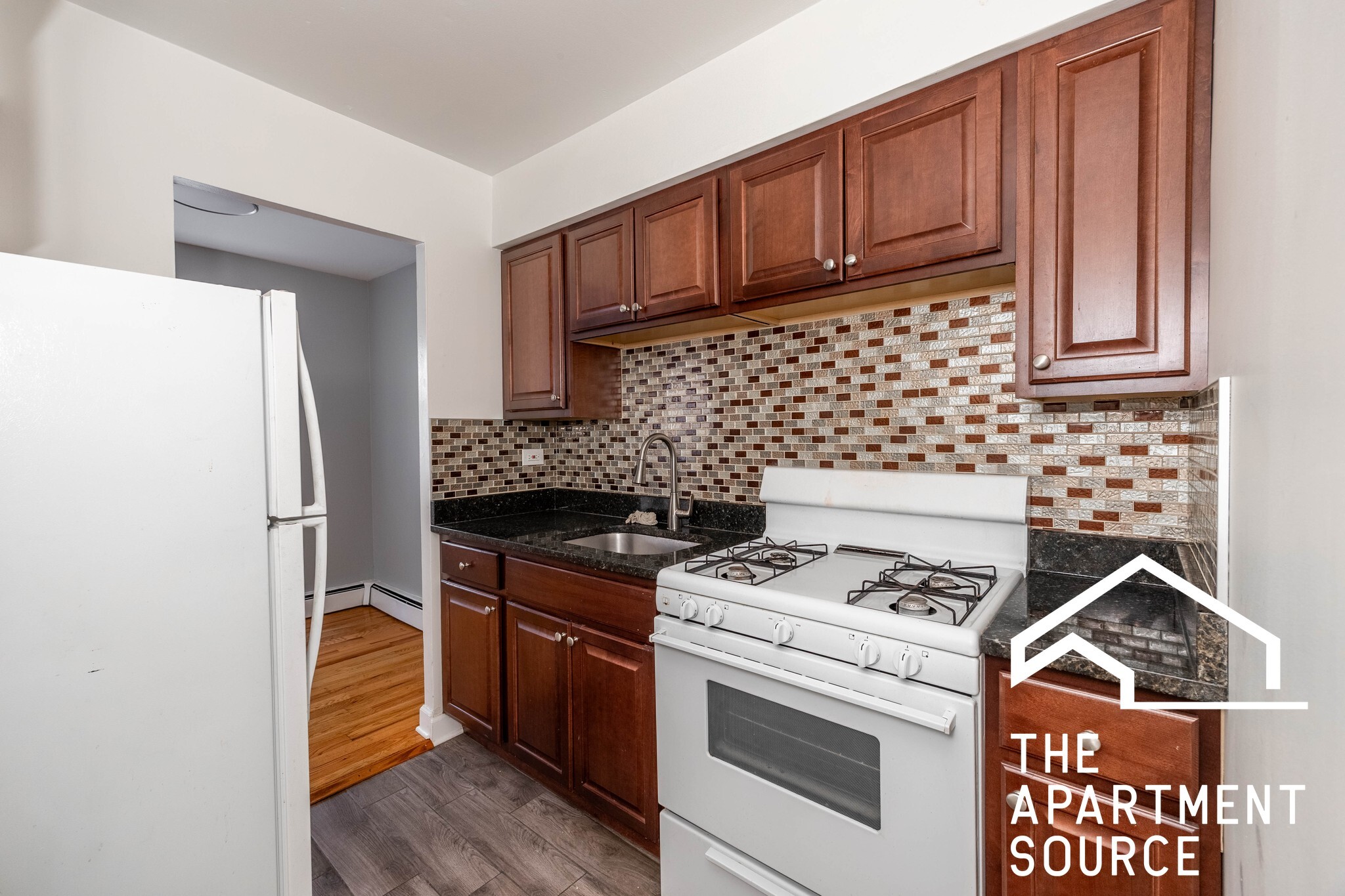 Building Photo - 6831 N Greenview Ave