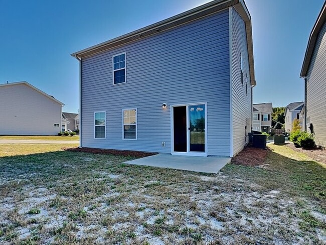 Building Photo - Available Now!   Burnside Farms!!