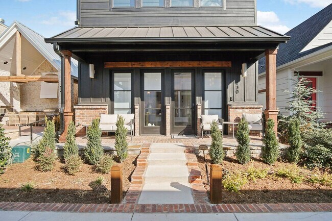 Building Photo - 225 W 1st St