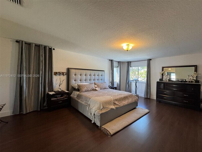 Building Photo - 10973 NW 53rd Ln