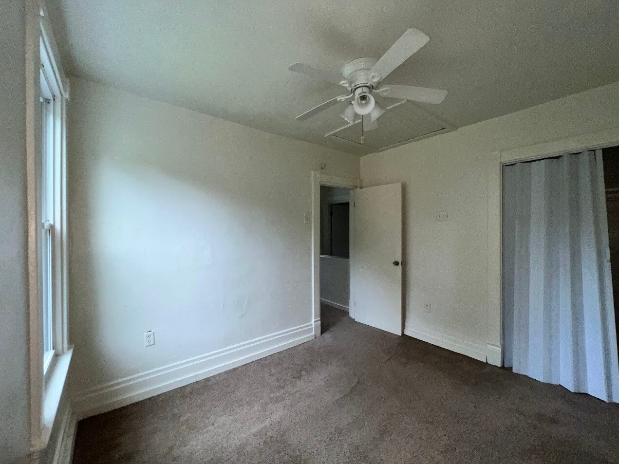 Building Photo - 709 Waddell Ave