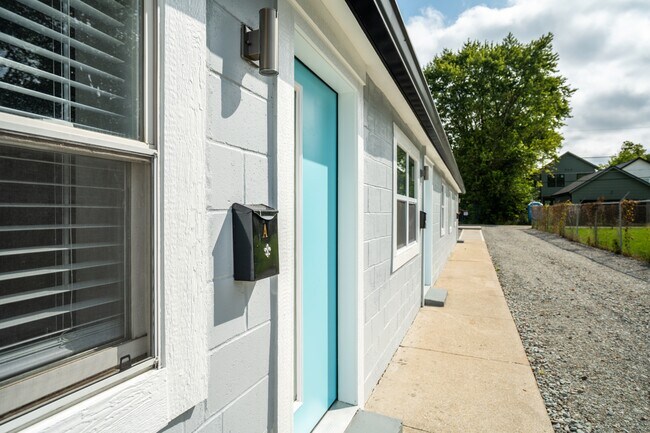 Building Photo - 1631 Columbia Ave