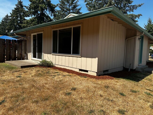 Building Photo - 1770 NW Forestgreen Ave