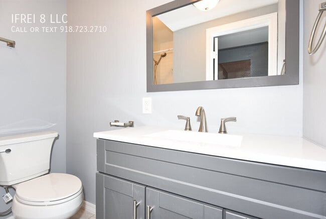 Building Photo - 1557 N Irvington Ave