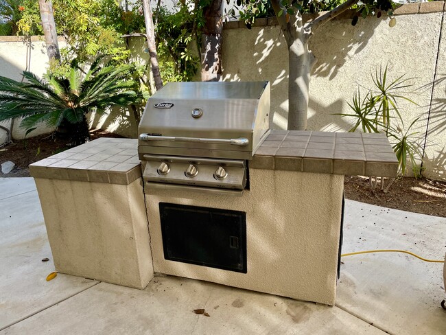 Building Photo - 3116 Promenade