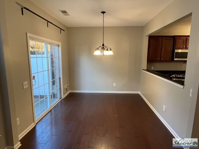 Building Photo - Beautiful 2 Story, 3 Bedroom Townhome near...