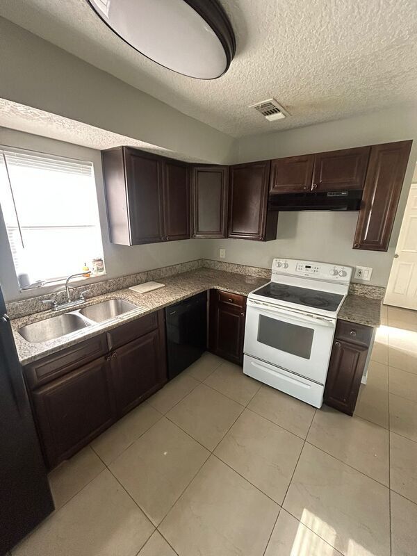Building Photo - 5648 Rio Grande