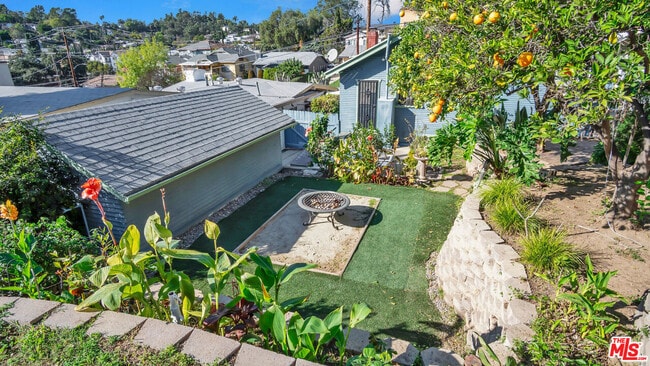 Building Photo - 6180 Oak Crest Way