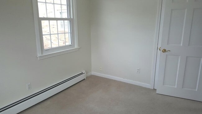 Building Photo - 160 Tyngsboro Rd