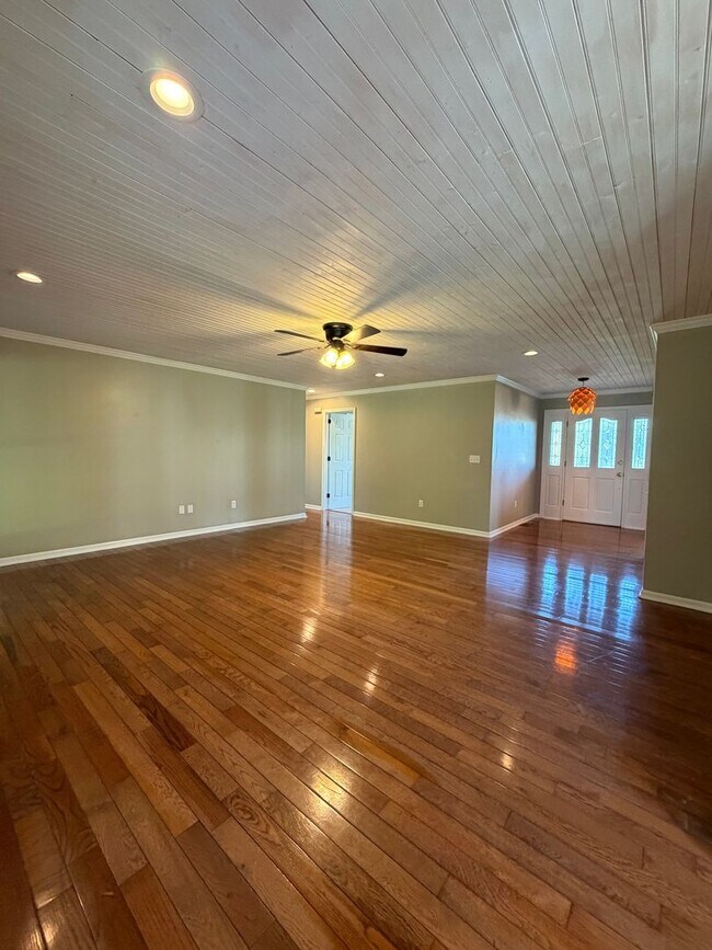 Building Photo - 125 Camp Ground Rd