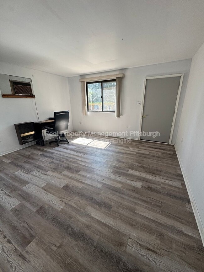 Building Photo - 1825 Rialto St