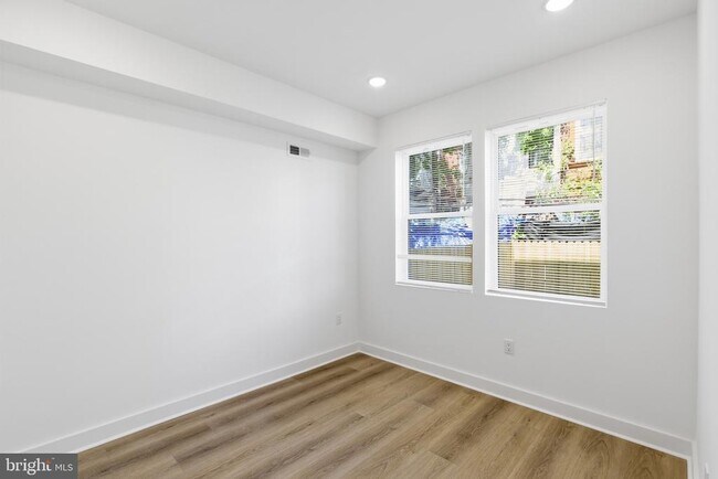 Building Photo - 2532 N 11th St