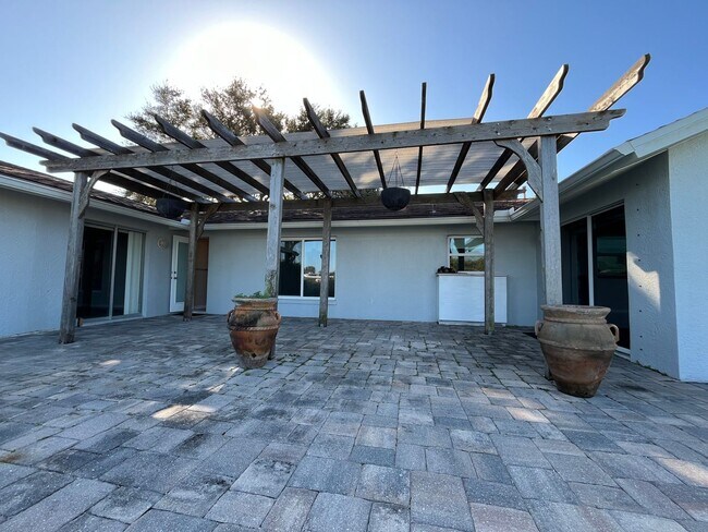 Building Photo - 415 Aruba Ct