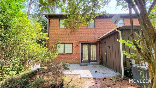 Building Photo - 5813 Nottoway Ct