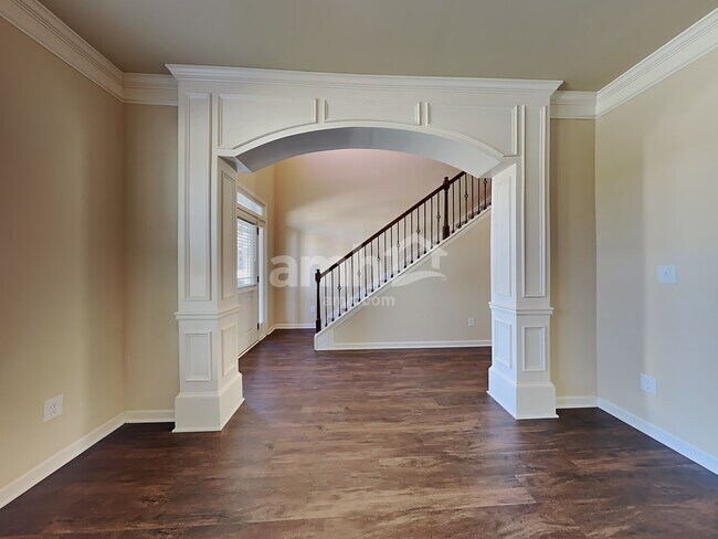 Building Photo - 160 Summit Point Dr