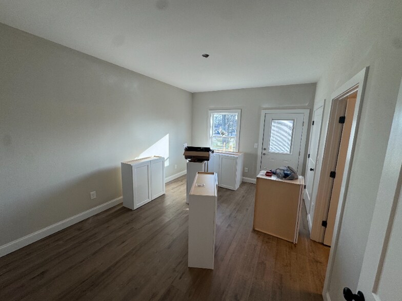 Building Photo - 263 W Spring St