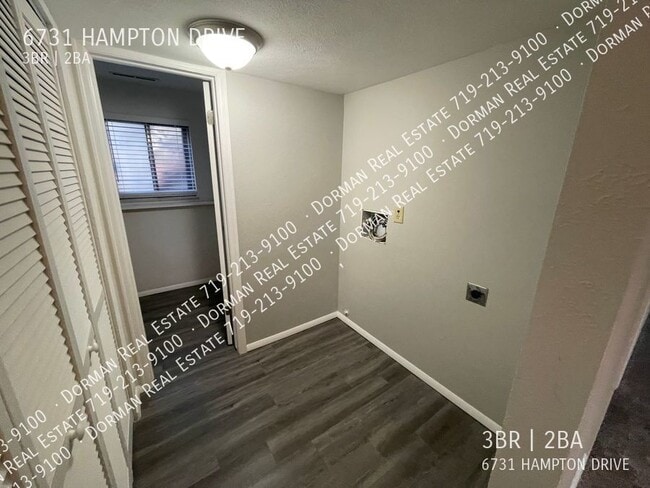 Building Photo - 6731 Hampton Dr