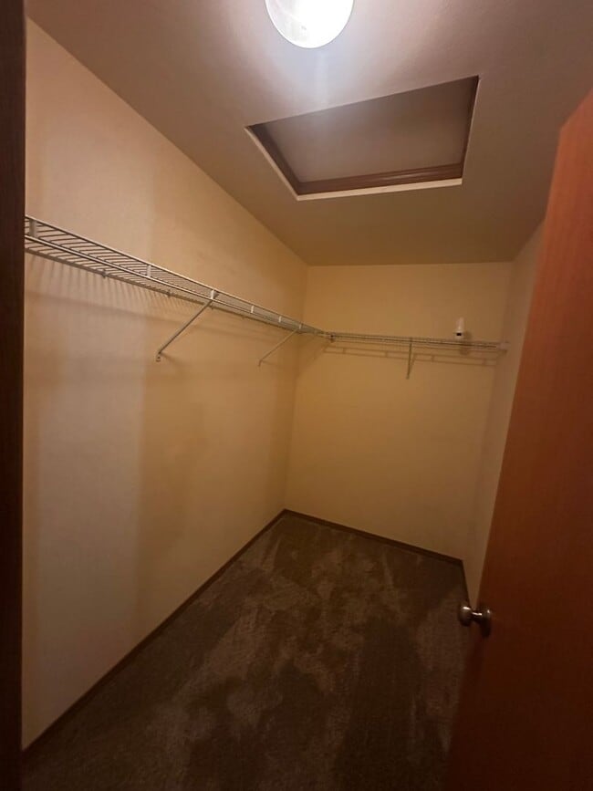 Building Photo - Nice 3 bedroom 2 bath home with den/media ...
