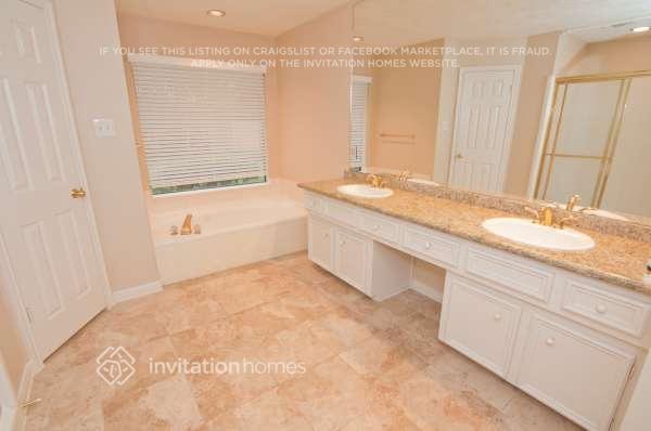 Building Photo - 3660 Postwood Dr