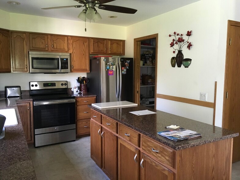 Building Photo - 5702 W Open Meadow