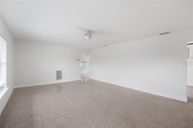 Building Photo - 10237 Tarpon Dr