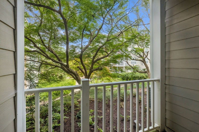 Building Photo - 2025 Woodmont Blvd