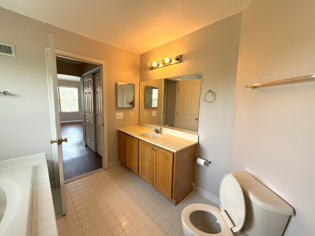 Building Photo - 379 Wheatfield Cir
