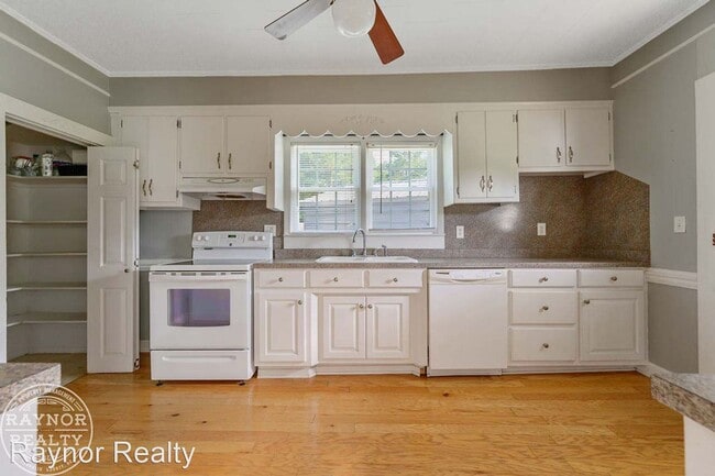 Building Photo - 2 br, 1 bath House - 4878 NC 56 E