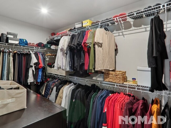 Building Photo - 3 Bedroom Townhome in Atlanta