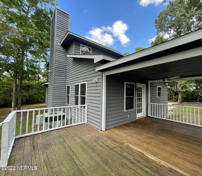 Building Photo - 806 Willbrook Cir